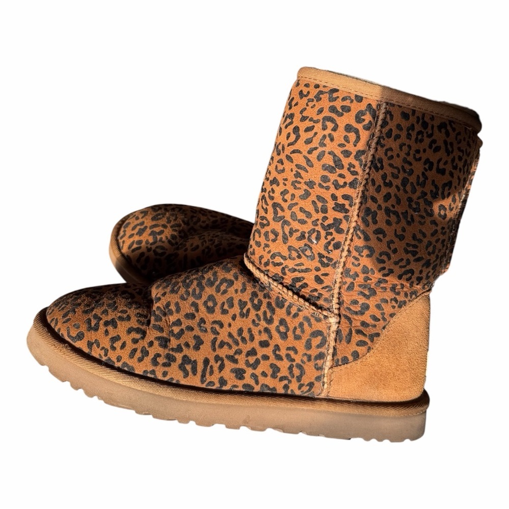 UGG Leopard Print Women's Boots - Picture 5 of 9